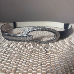 Chico’s Black Leather Circle Belt with Hammered Silver Tone Hook Buckle Size S/M